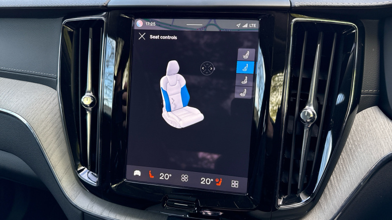 Volvo XC60 2.0 T8 [455] PHEV Ultra Dark 5dr AWD Geartronic Estate